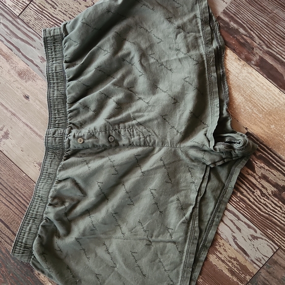 2 pairs VS Pink shorts - Picture 5 of 7